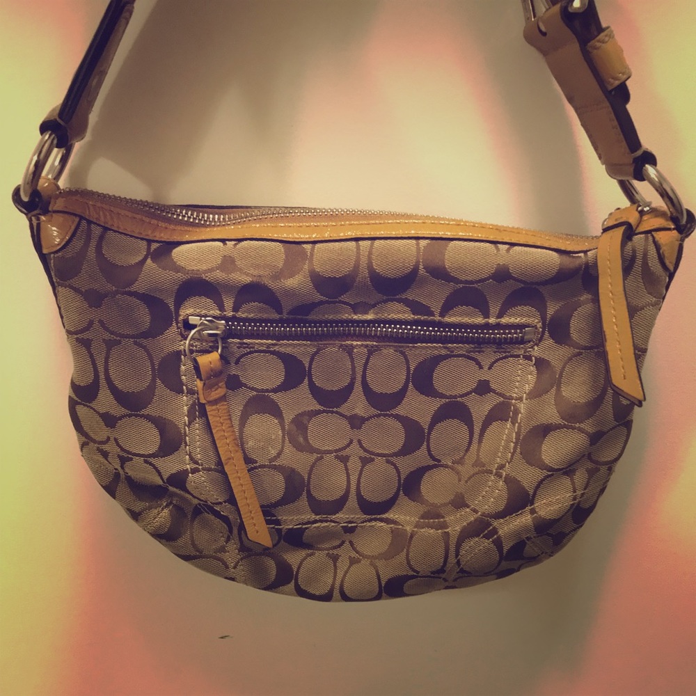 Nice cute little Coach Bag don’t carry it anymore